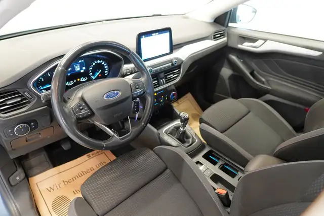 Ford Focus view 13