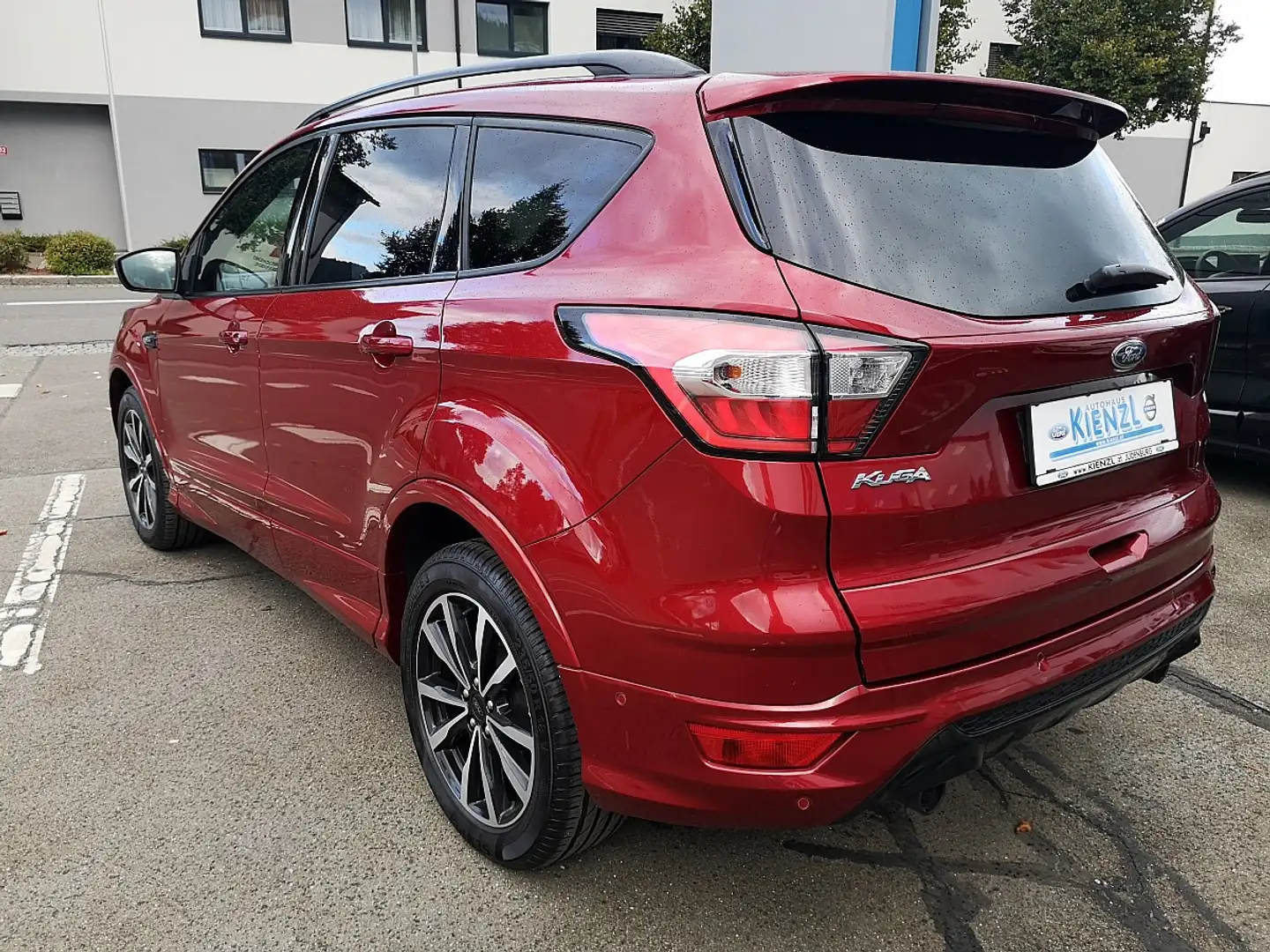Ford Kuga 2,0 TDCi ST-Line Powershift Aut. Rouge - 2