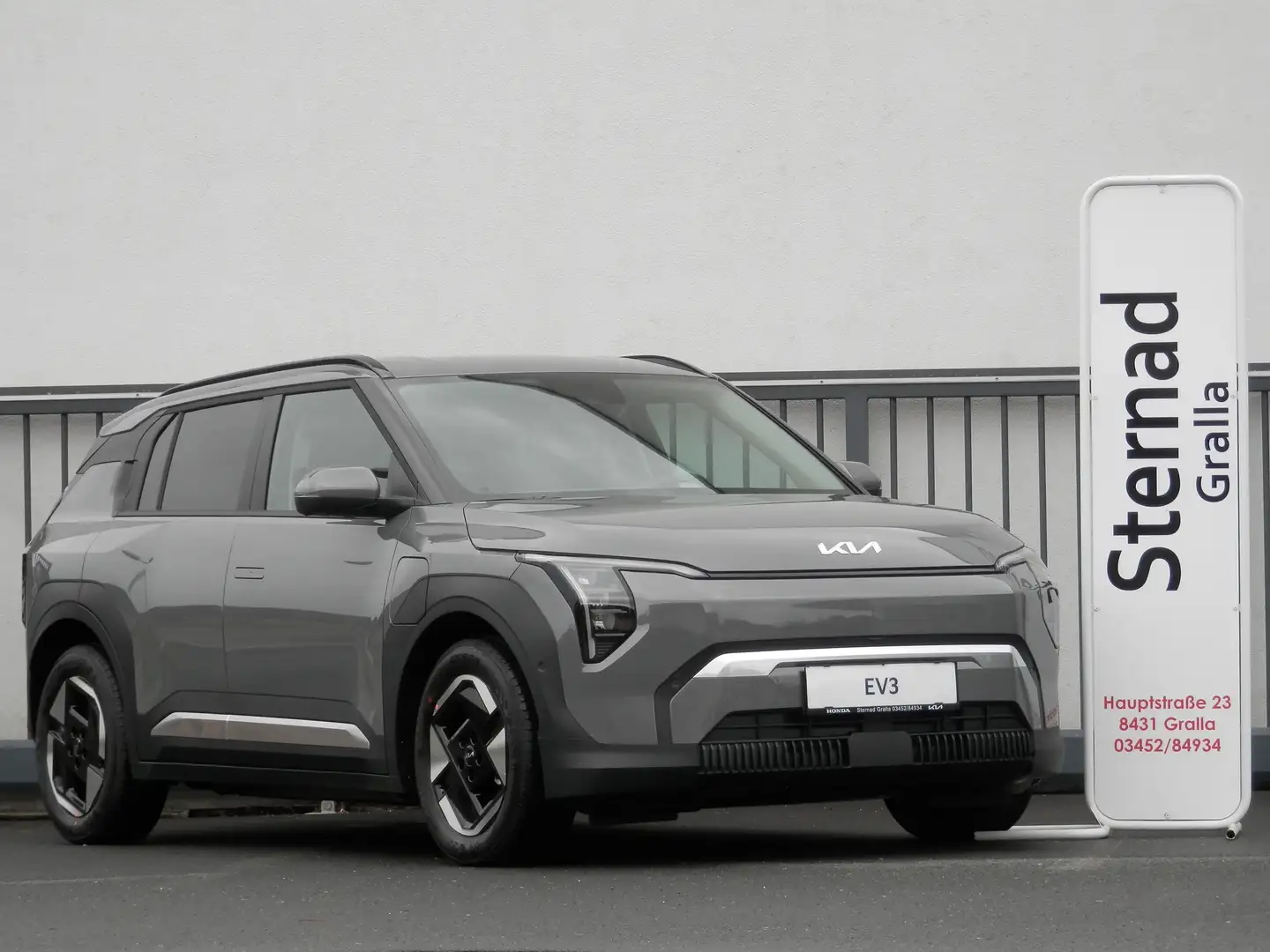 Kia EV3 FWD 81,4kWh Long Range Earth plus Grau - 1