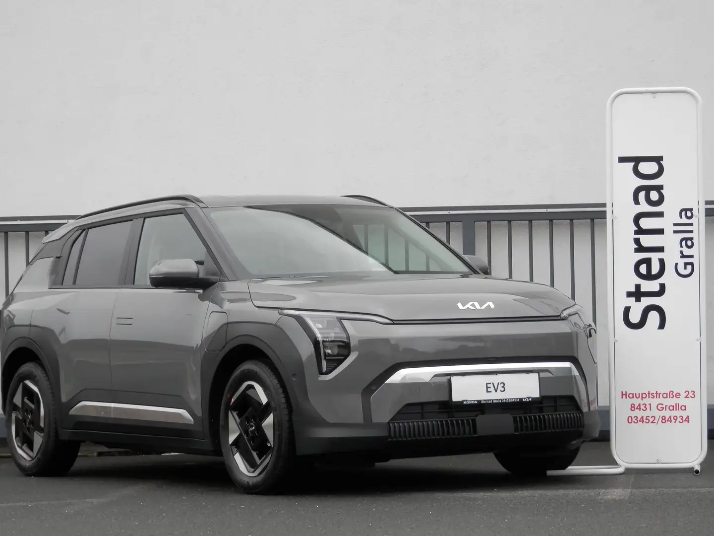 Kia EV3 FWD 81,4kWh Long Range Earth plus Grau - 2