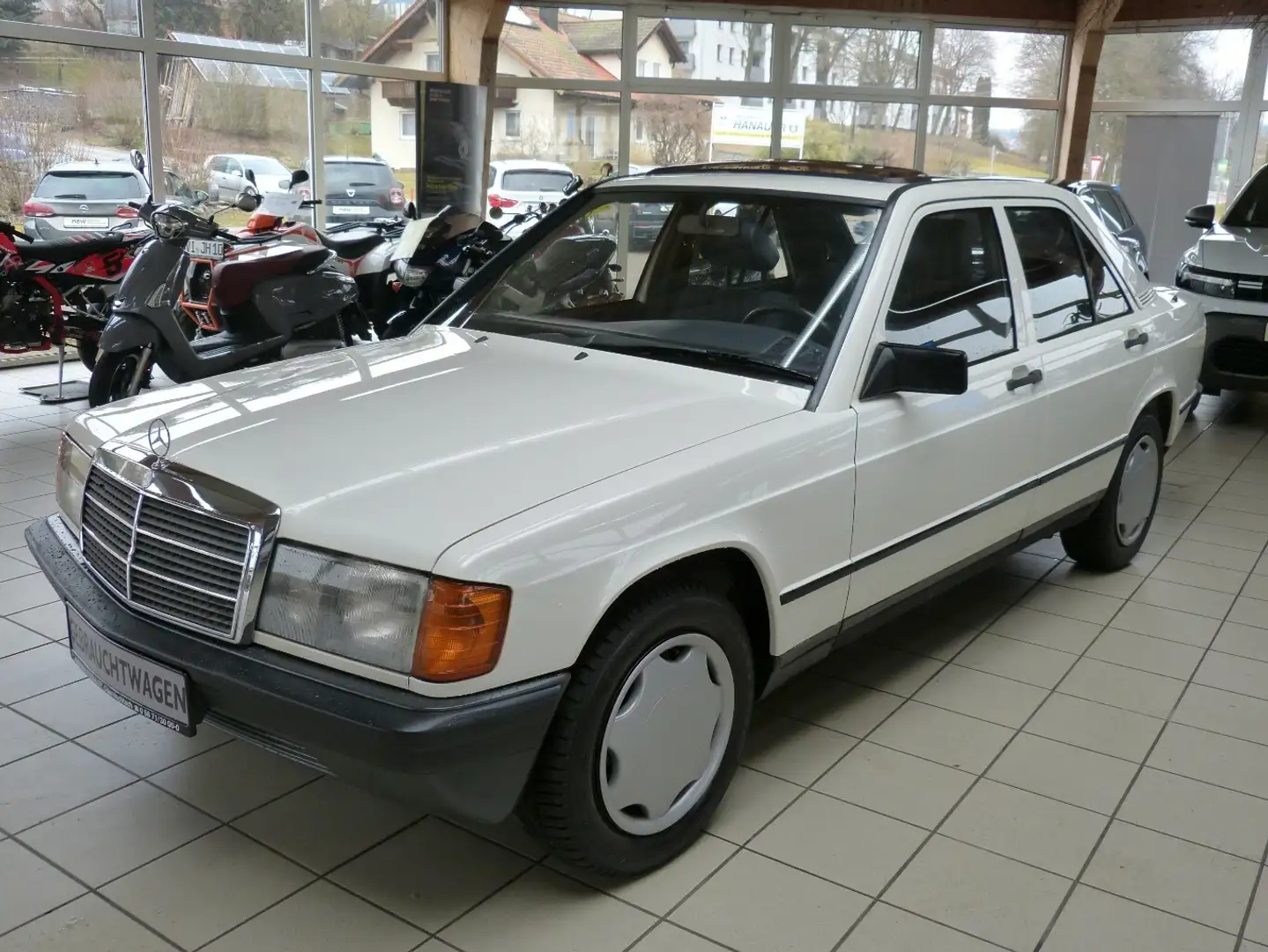 Mercedes-Benz 190 D 2.0 [1. Hand/Automatik/Oldtimer] Blanc - 1