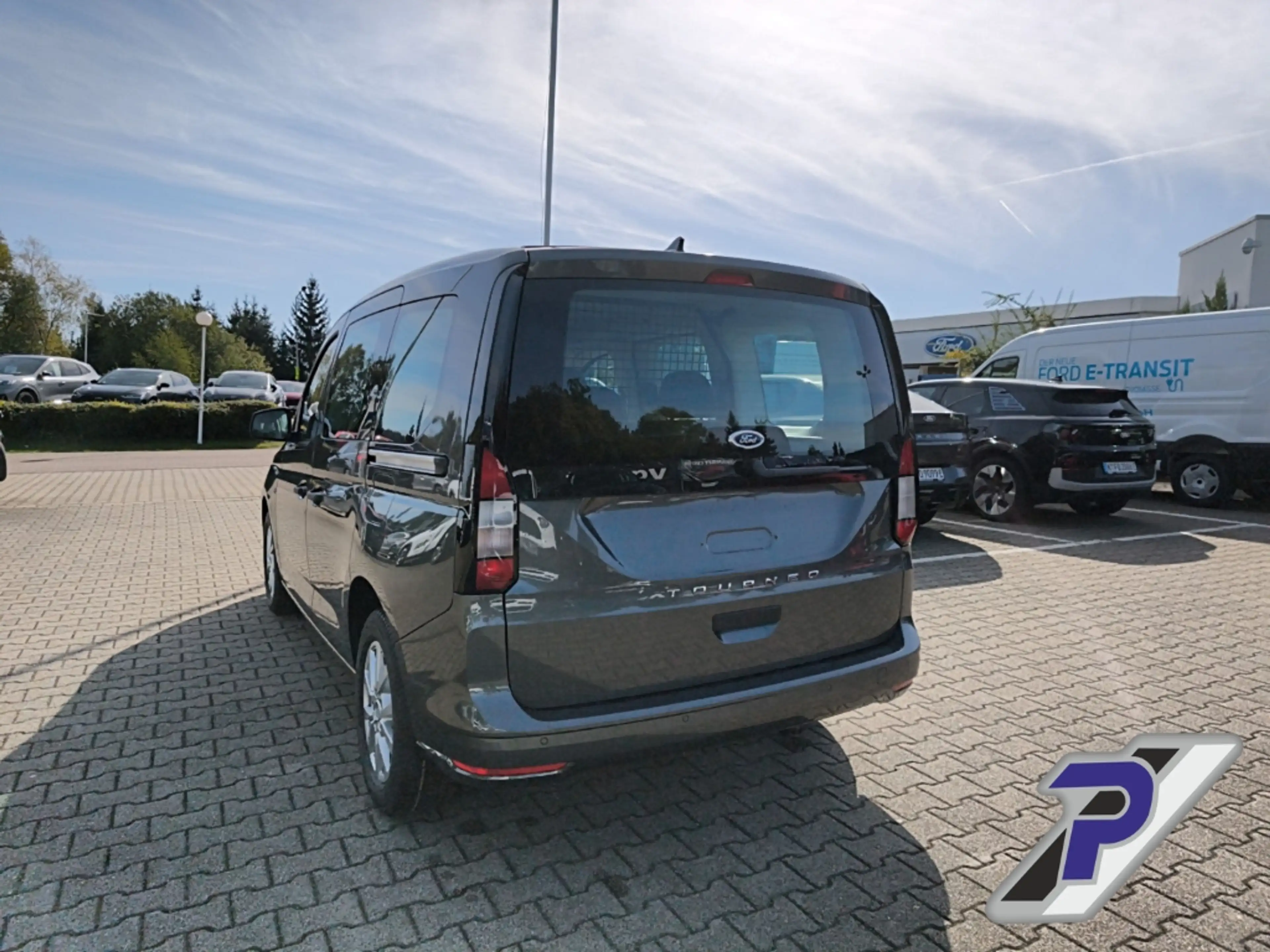 Ford Tourneo Connect Trend L1 AHK abn.+GJR+TRENNGITTER+ Digitales Cockp — photo 4