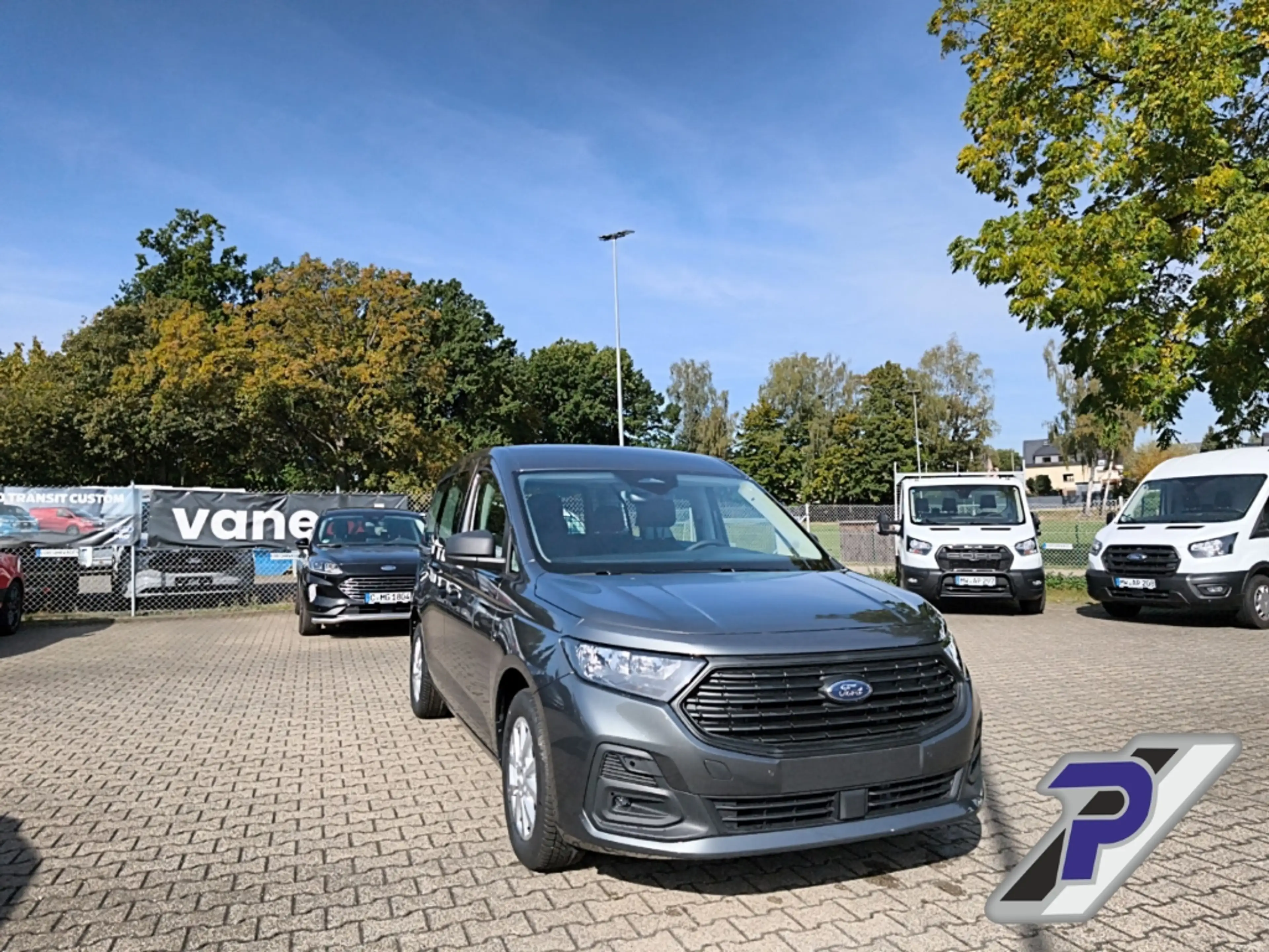 Ford Tourneo Connect Trend L1 AHK abn.+GJR+TRENNGITTER+ Digitales Cockp — photo 7