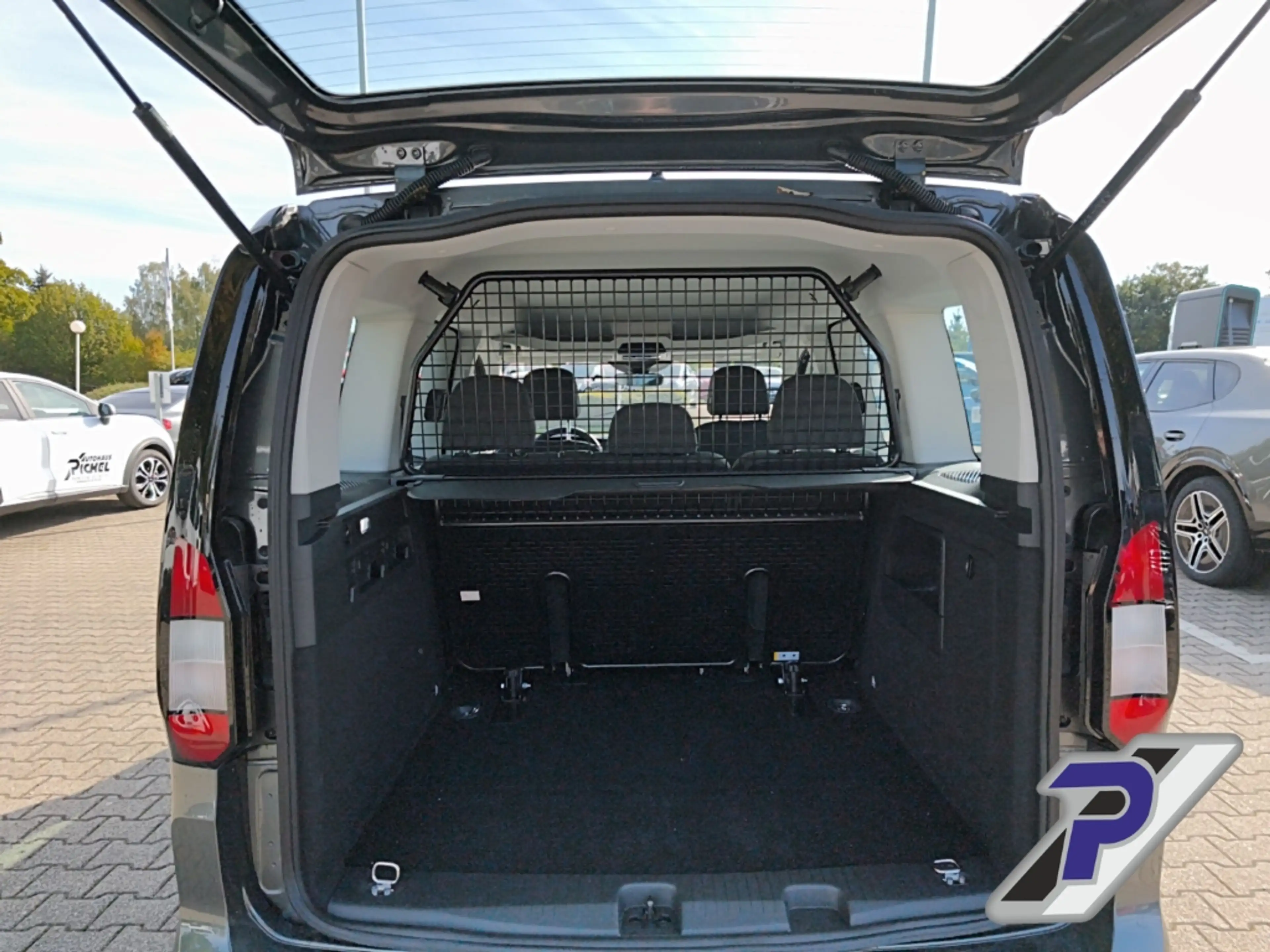 Ford Tourneo Connect Trend L1 AHK abn.+GJR+TRENNGITTER+ Digitales Cockp — photo 10