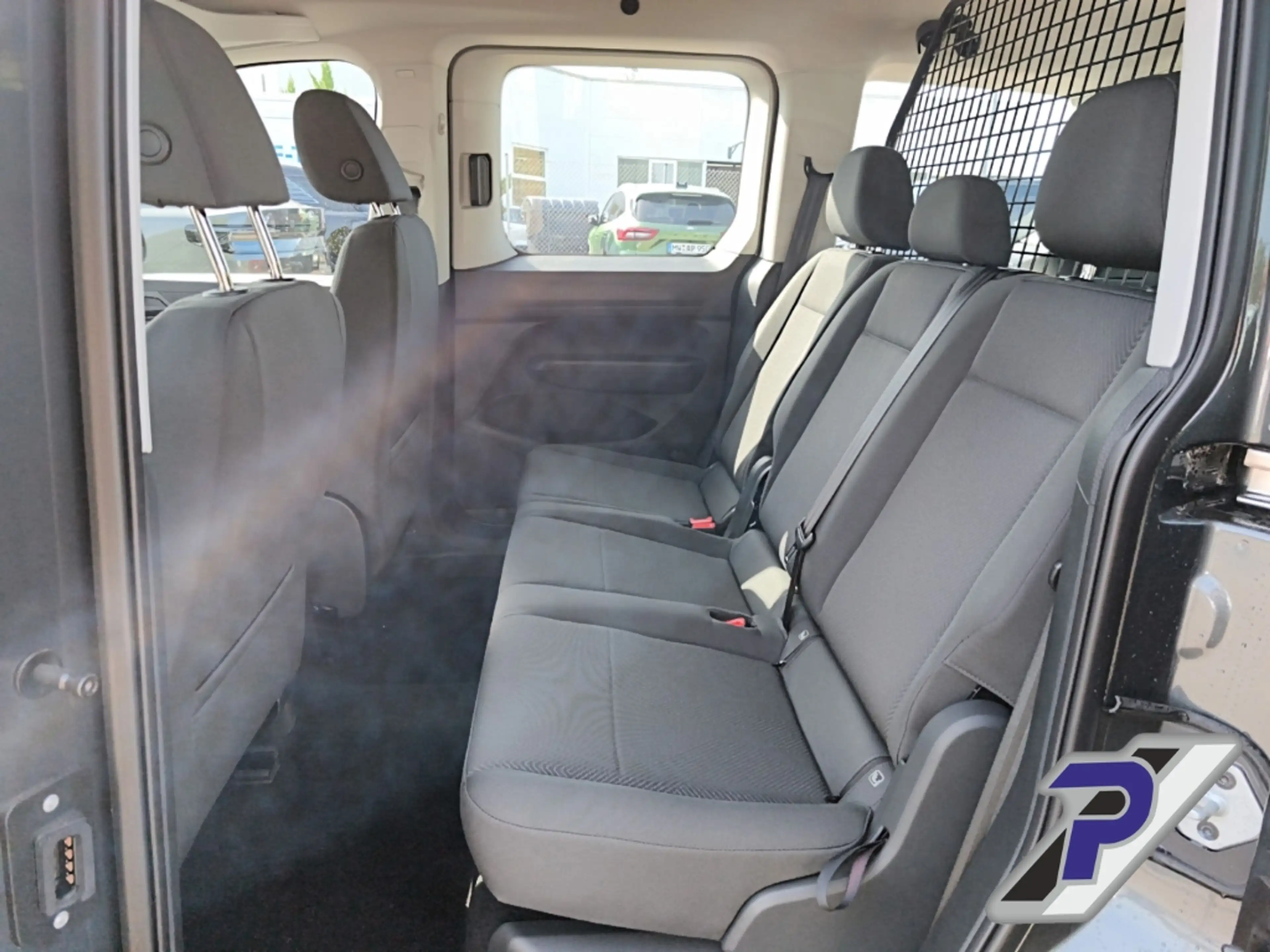 Ford Tourneo Connect Trend L1 AHK abn.+GJR+TRENNGITTER+ Digitales Cockp — photo 13