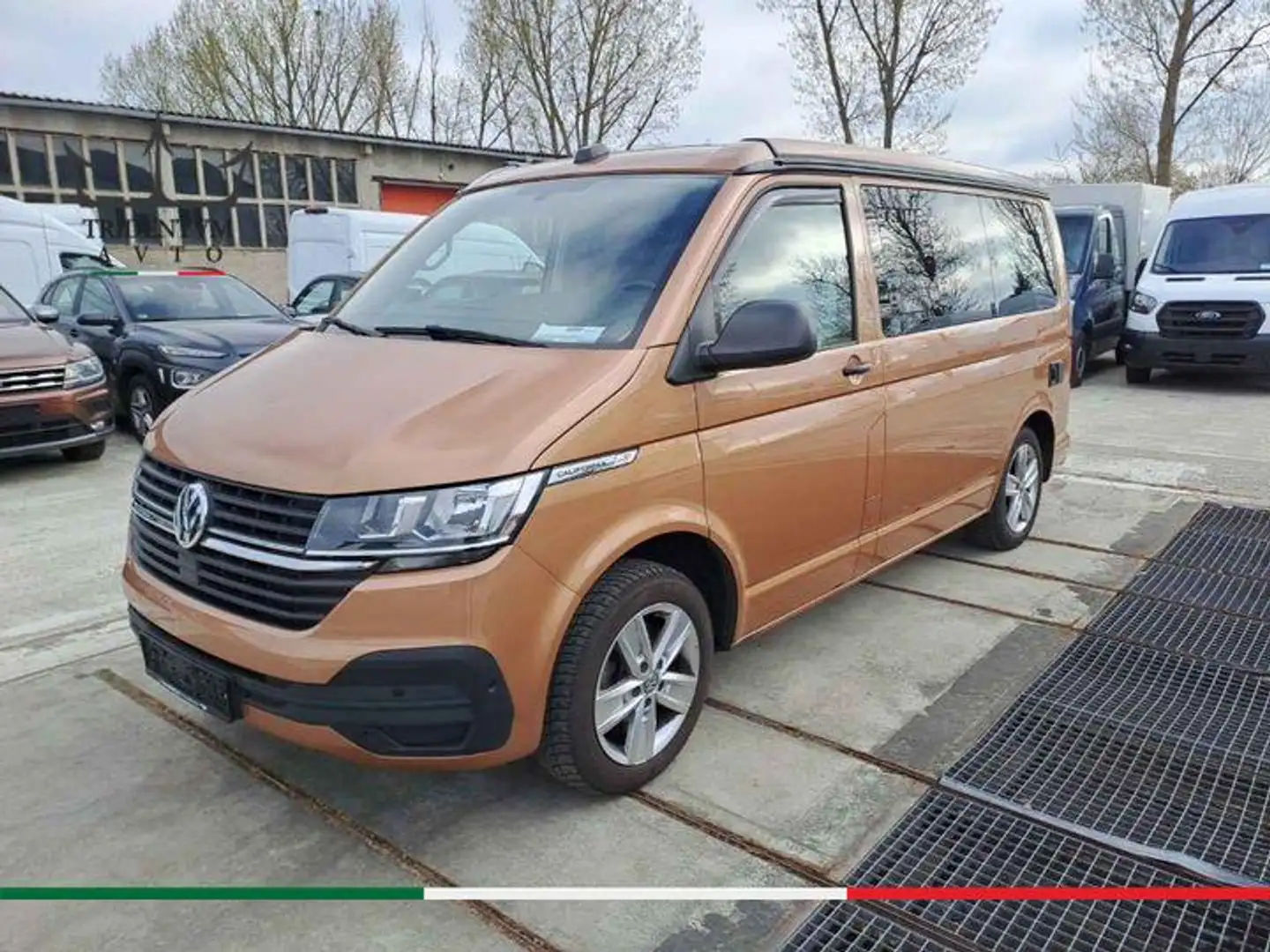 Volkswagen T6.1 California 2.0 Tdi Coast 150cv 4Mot. DSG Orange - 2