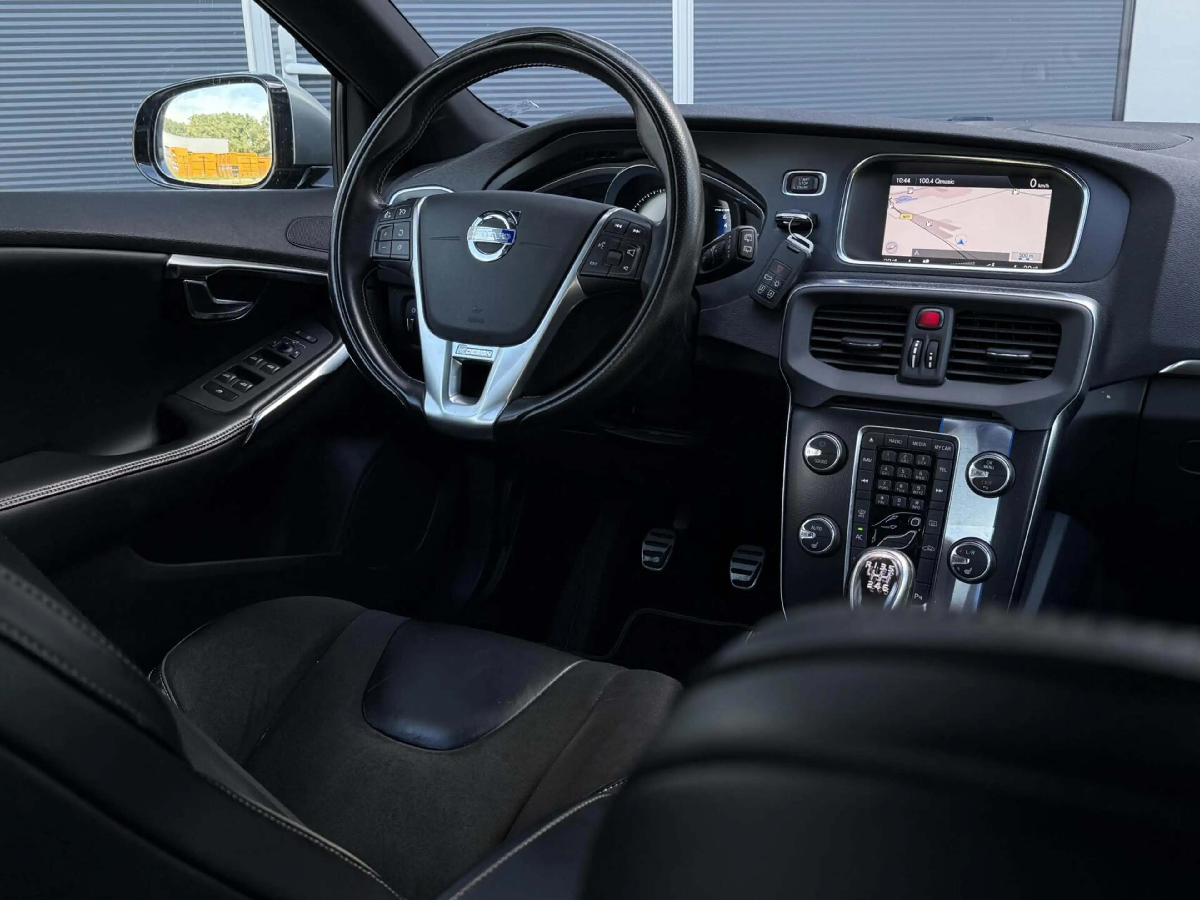 Volvo V40 1.6 T3 R-Design | Xenon | Alcantara/Leder | Camera — photo 3