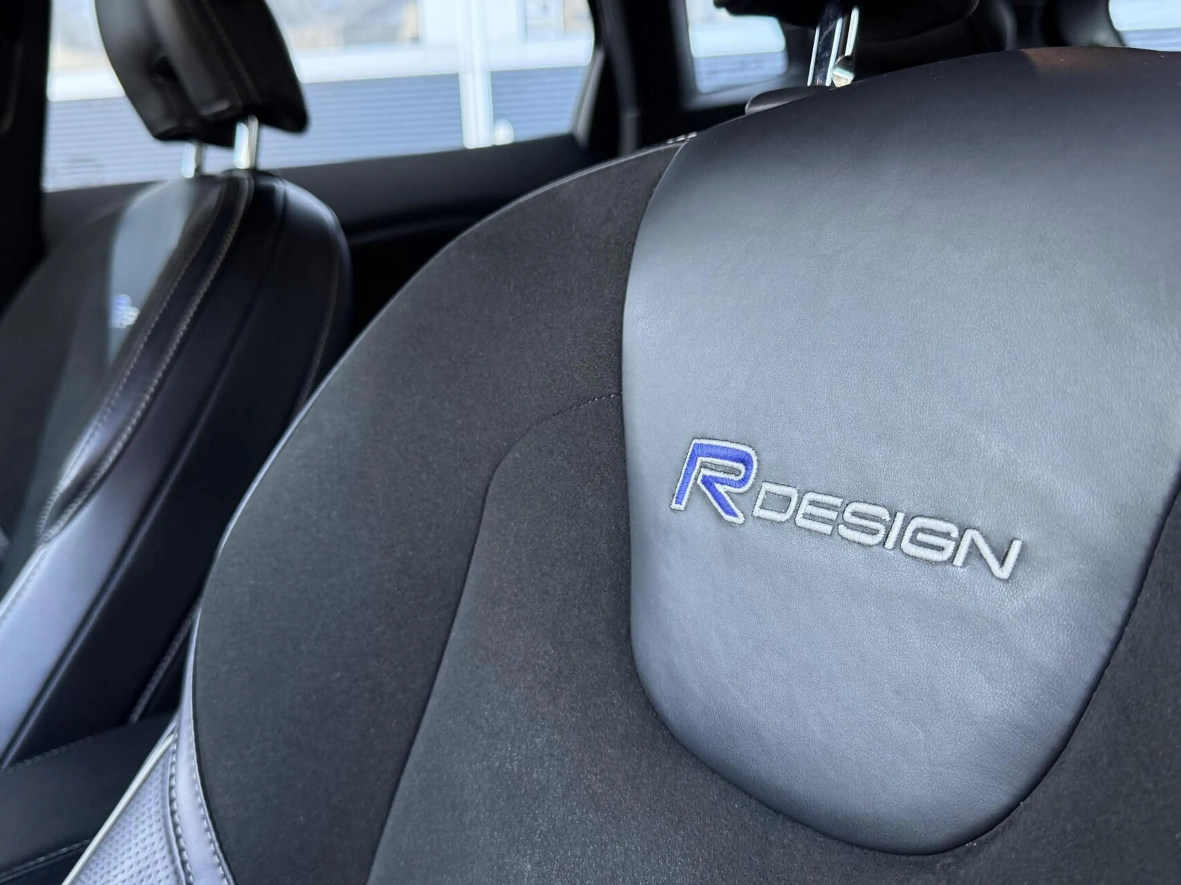 Volvo V40 1.6 T3 R-Design | Xenon | Alcantara/Leder | Camera — photo 6