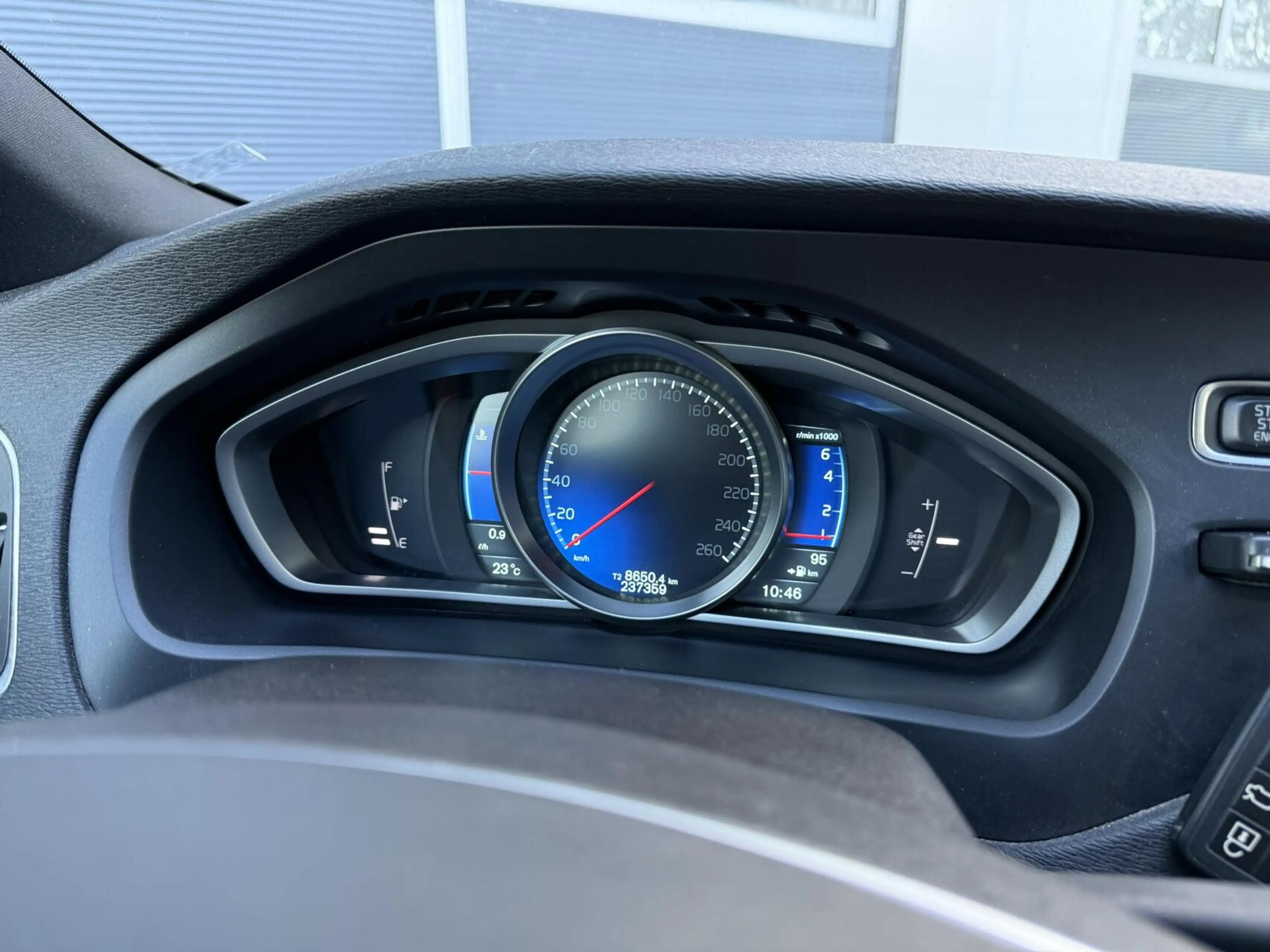 Volvo V40 1.6 T3 R-Design | Xenon | Alcantara/Leder | Camera — photo 10