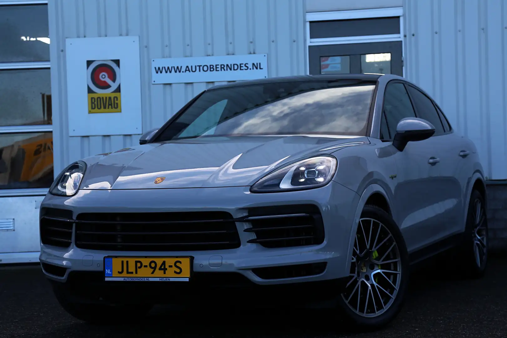 porsche cayenne coupe