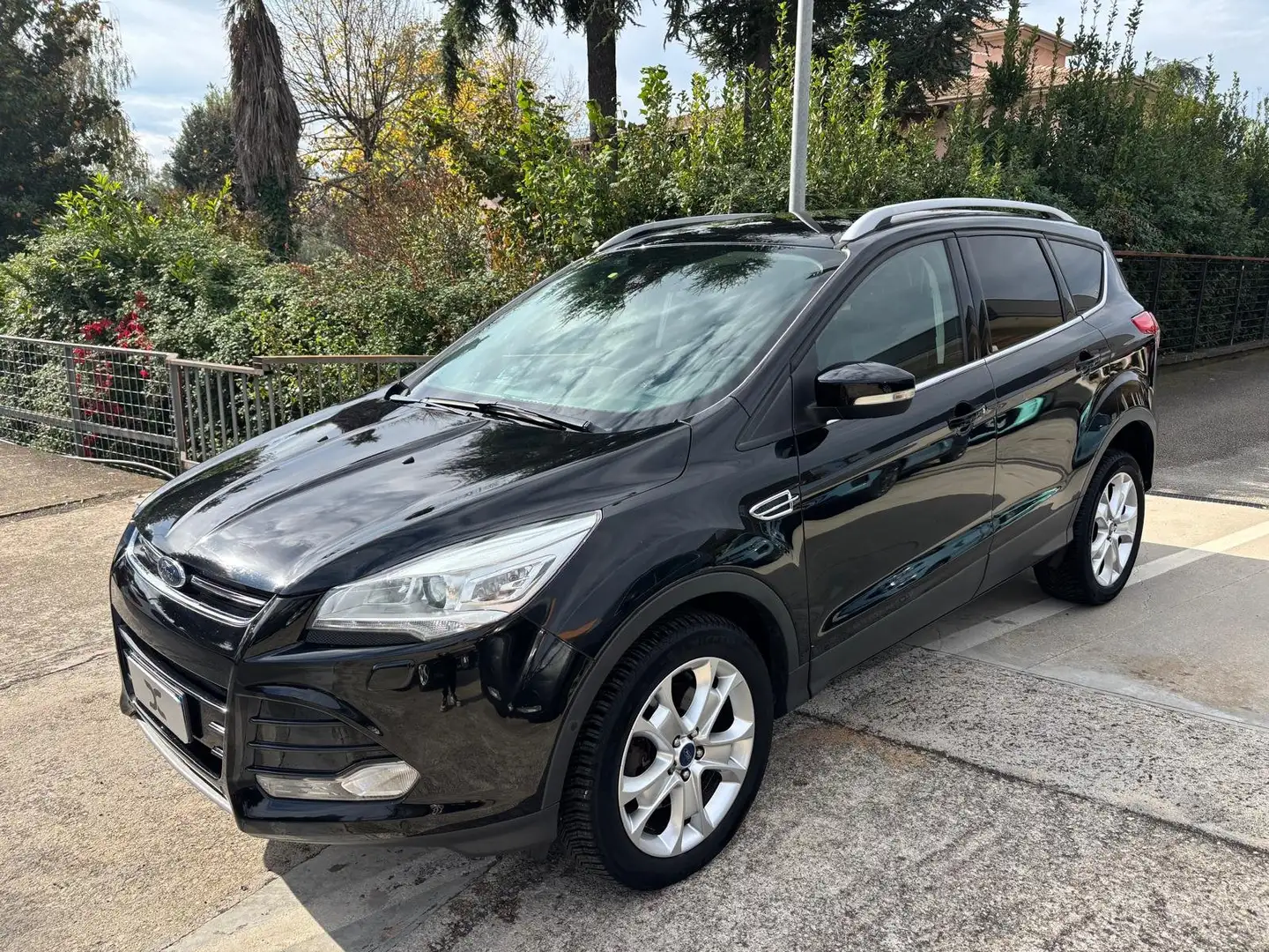 Ford Kuga 2.0 Tdci Titanium X 4WD Navi - Cerchi 18 - Xeno Nero - 1