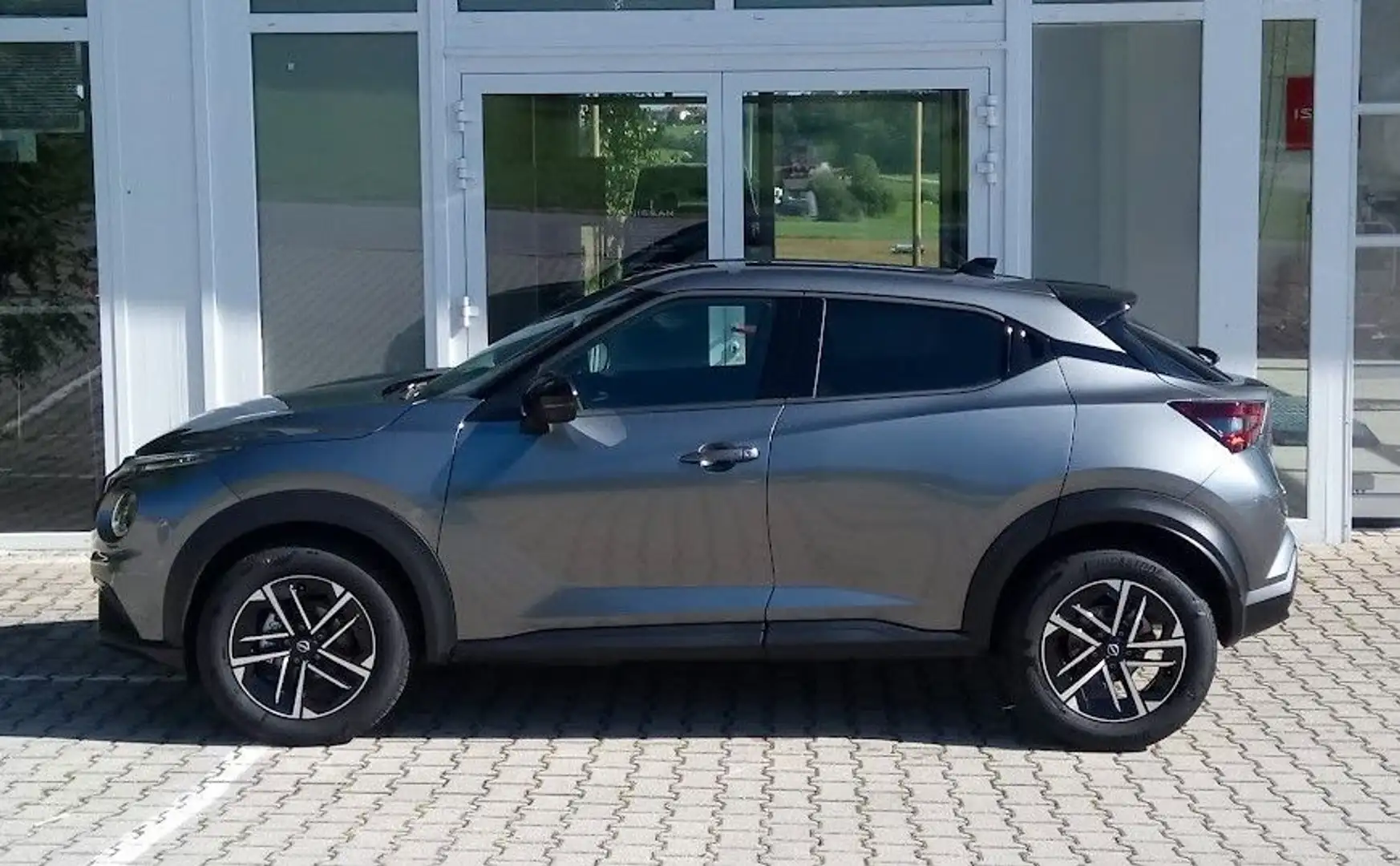 Nissan Juke 1.0 DIG-T AT N-Connecta *Klima/Navi* Grau - 1