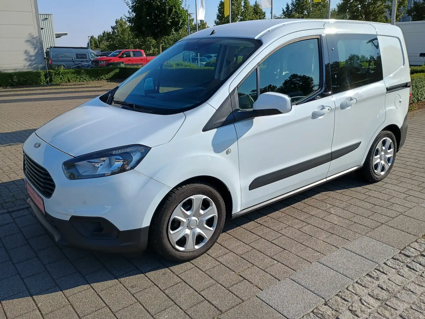 Ford Tourneo Courier 1.0 100 PS 6.Gang EcoBoost/14 Tkm/1.Hd/ Alb - 1