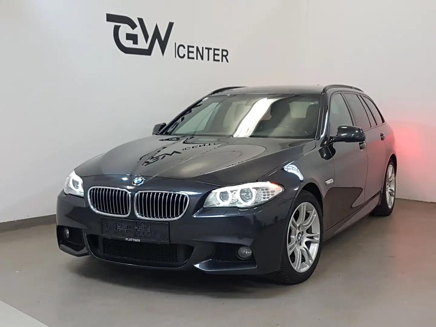 BMW 520 d Touring Aut. F11 M Paket Šedá - 2