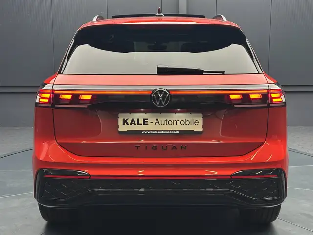 Volkswagen Tiguan view 4