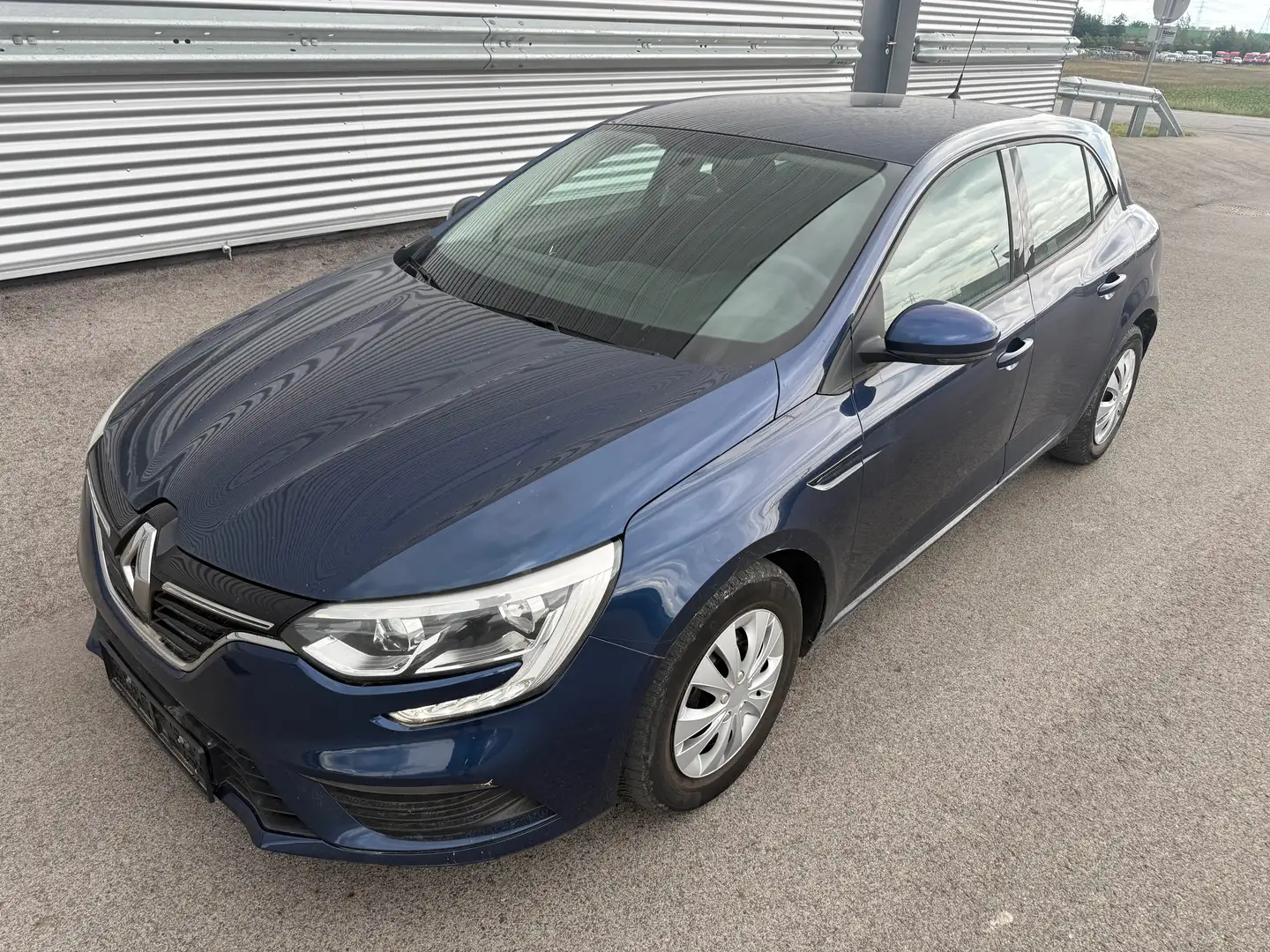 Renault Megane Life Energy TCe 100 ID:105 Blau - 1
