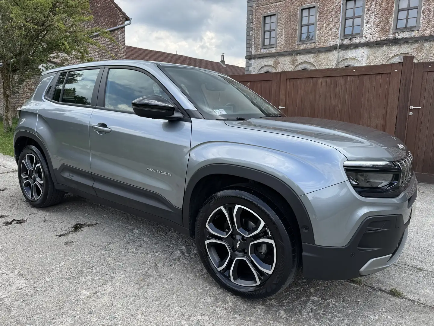 Jeep Avenger Avenger 1.2 Turbo *GPS*CAM*GARANTIE* Gris - 1