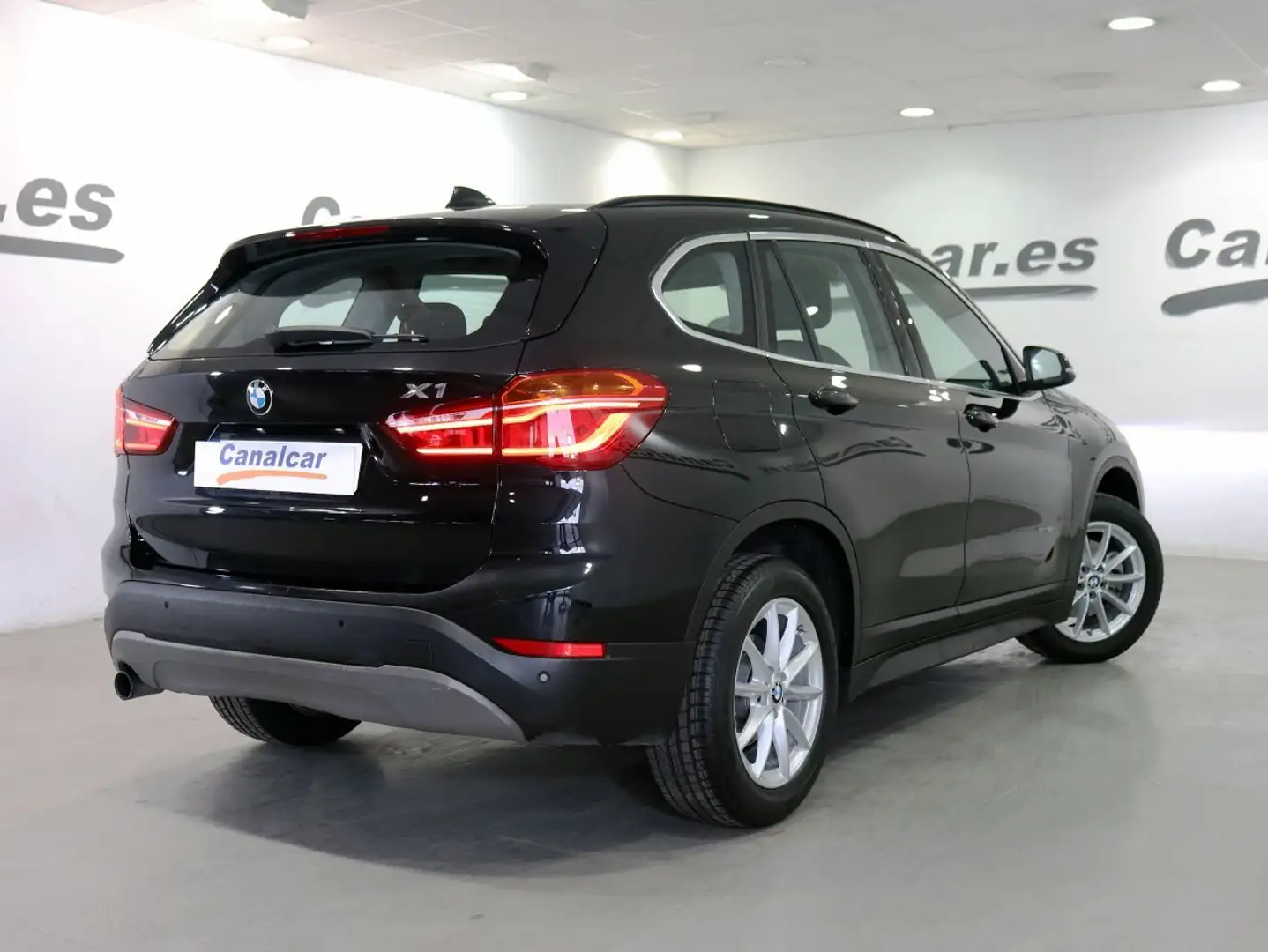 BMW X1 sDrive 18i Noir - 2