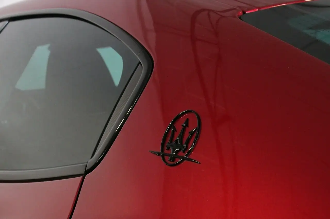 Maserati Ghibli Limousine in Rot gebraucht in Viernheim für € 72.900