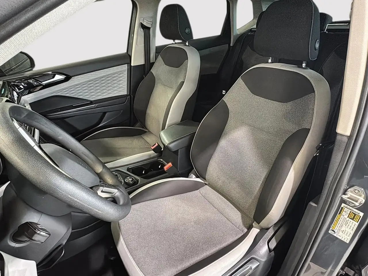 Volkswagen Taos снимка Volkswagen Taos