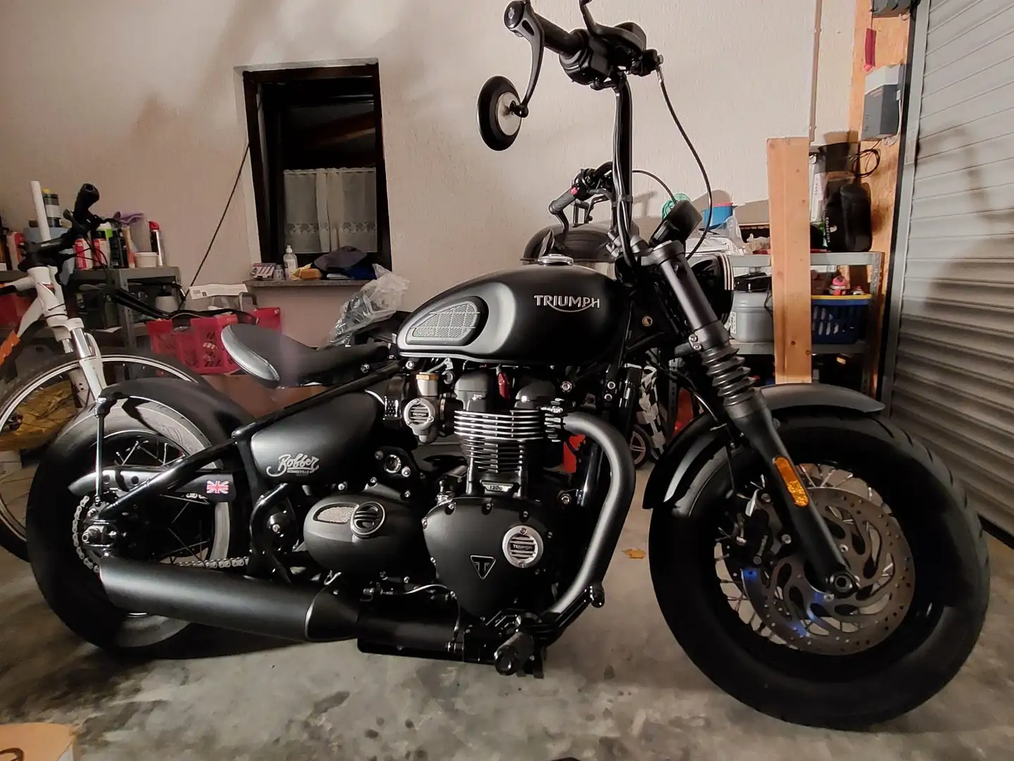 Triumph Bonneville Bobber Černá - 2