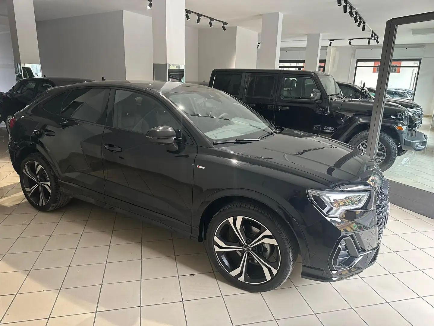 Audi Q3 Sportback Black line edition 35 TDI S-tronic Nero - 2