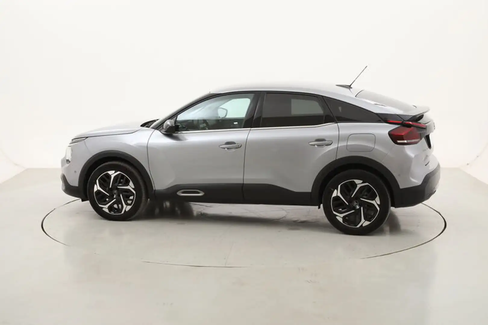 Citroen C4 Shine EAT8 1.5 Diesel 131CV Grijs - 2