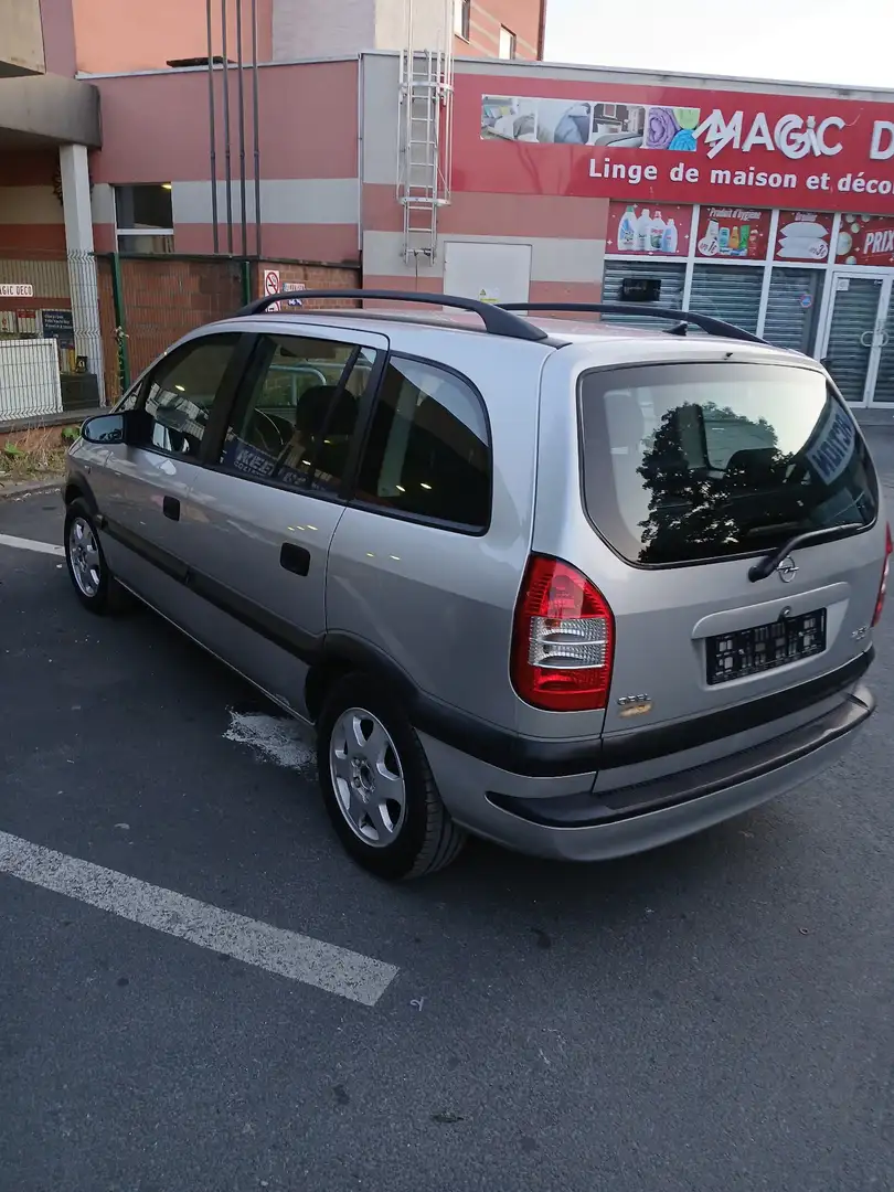 Opel Zafira 1.8i XE 16v Comfort - 1
