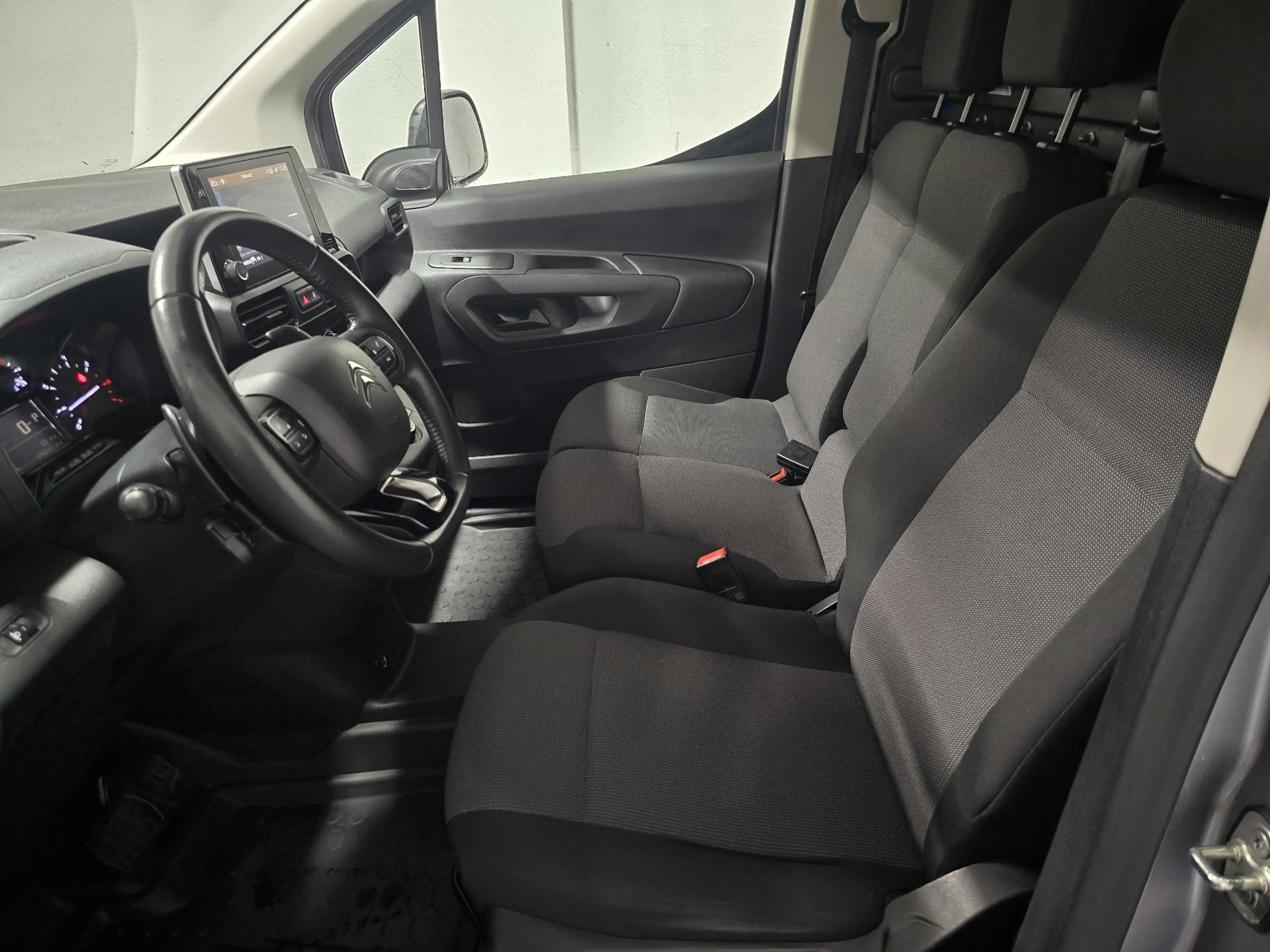 Citroen Berlingo 1.5HDi * 3 places * Automatique * TVA * Garantie * — photo 8