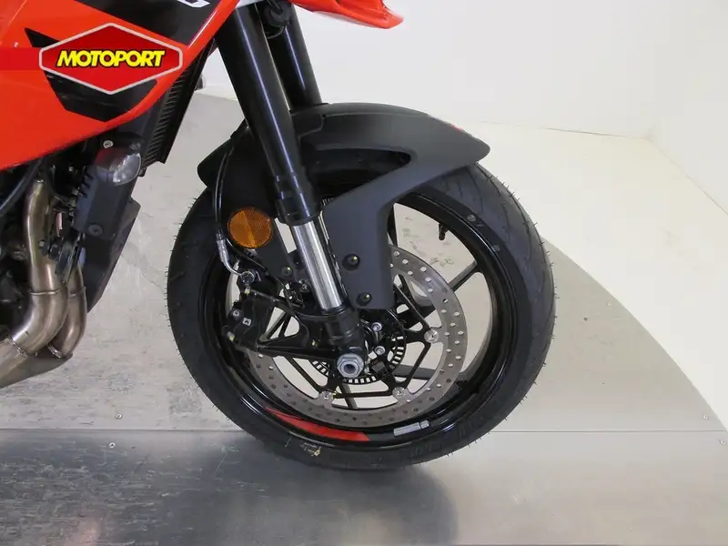 Aprilia Tuono - foto 6