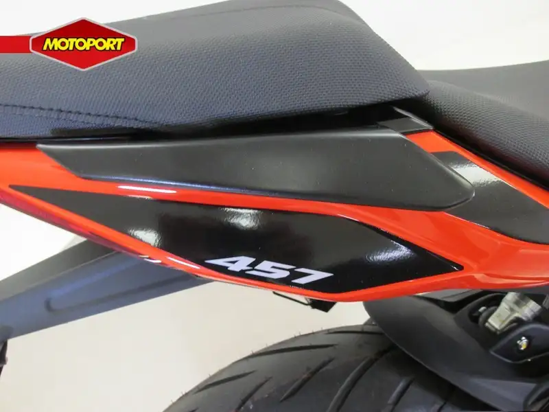 Aprilia Tuono - foto 8