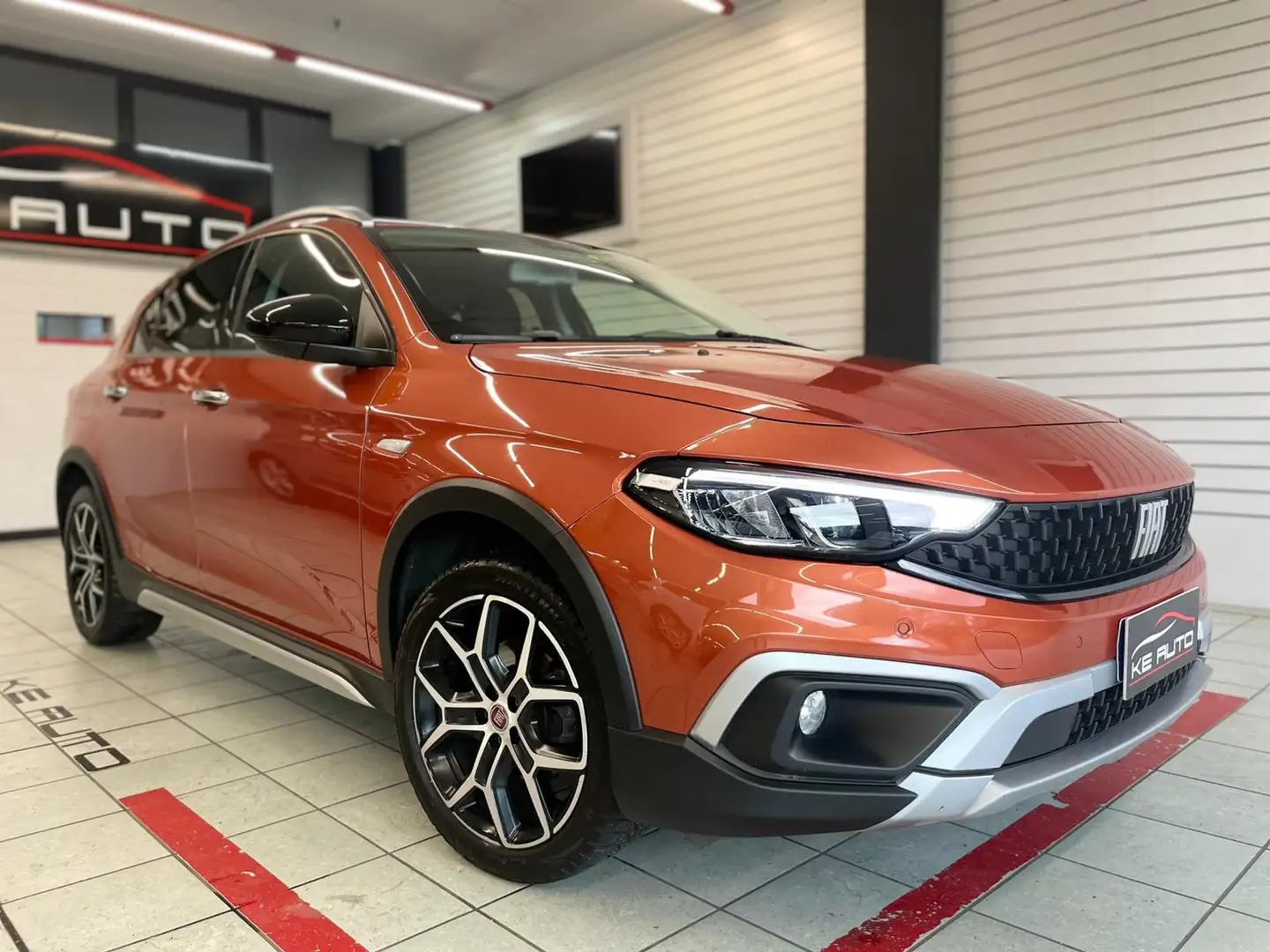 Fiat Tipo Tipo 5p 1.0 Cross 100cv Oranje - 1