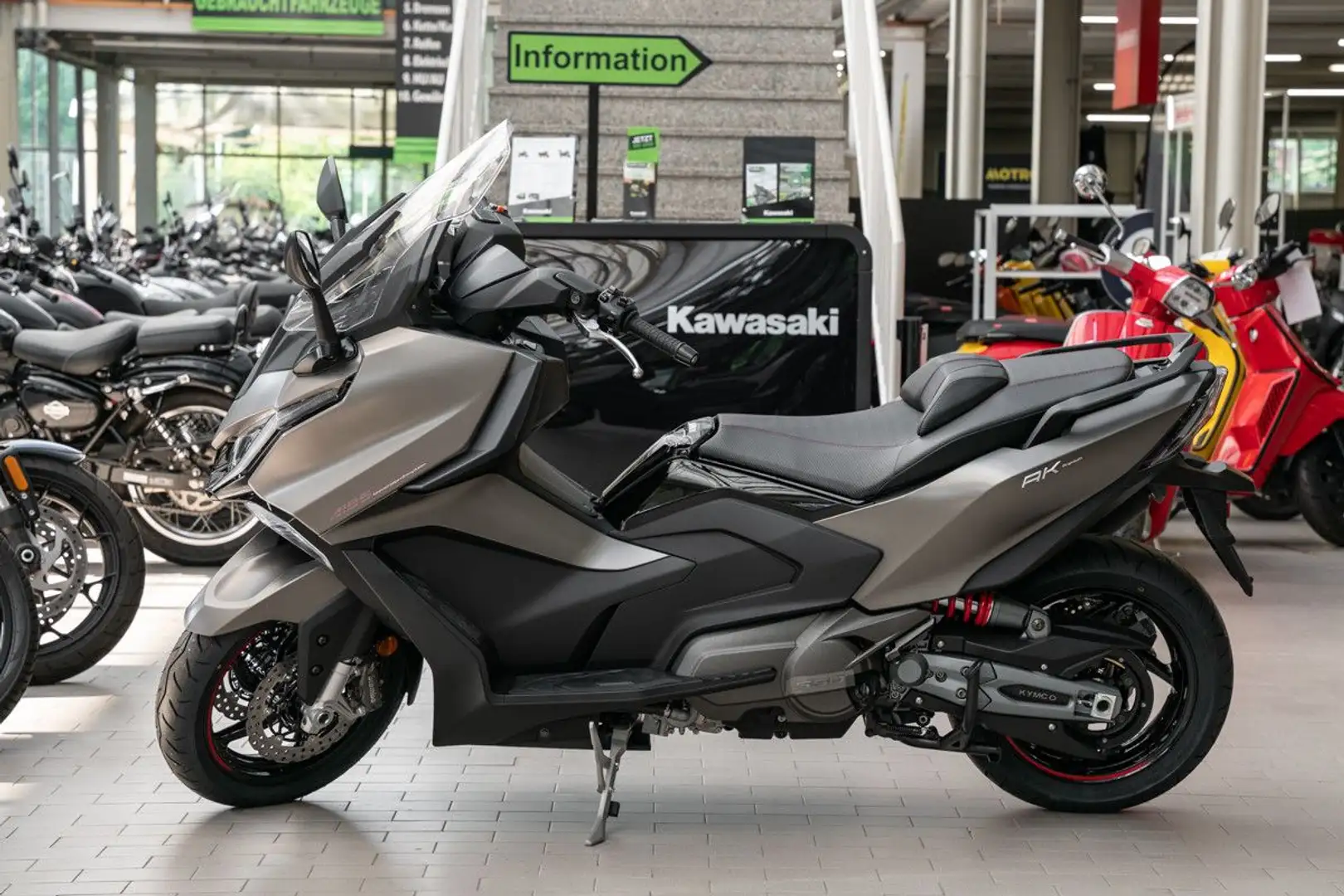 Kymco AK 550 i ABS PREMIUM, sofort lieferbar Gri - 2