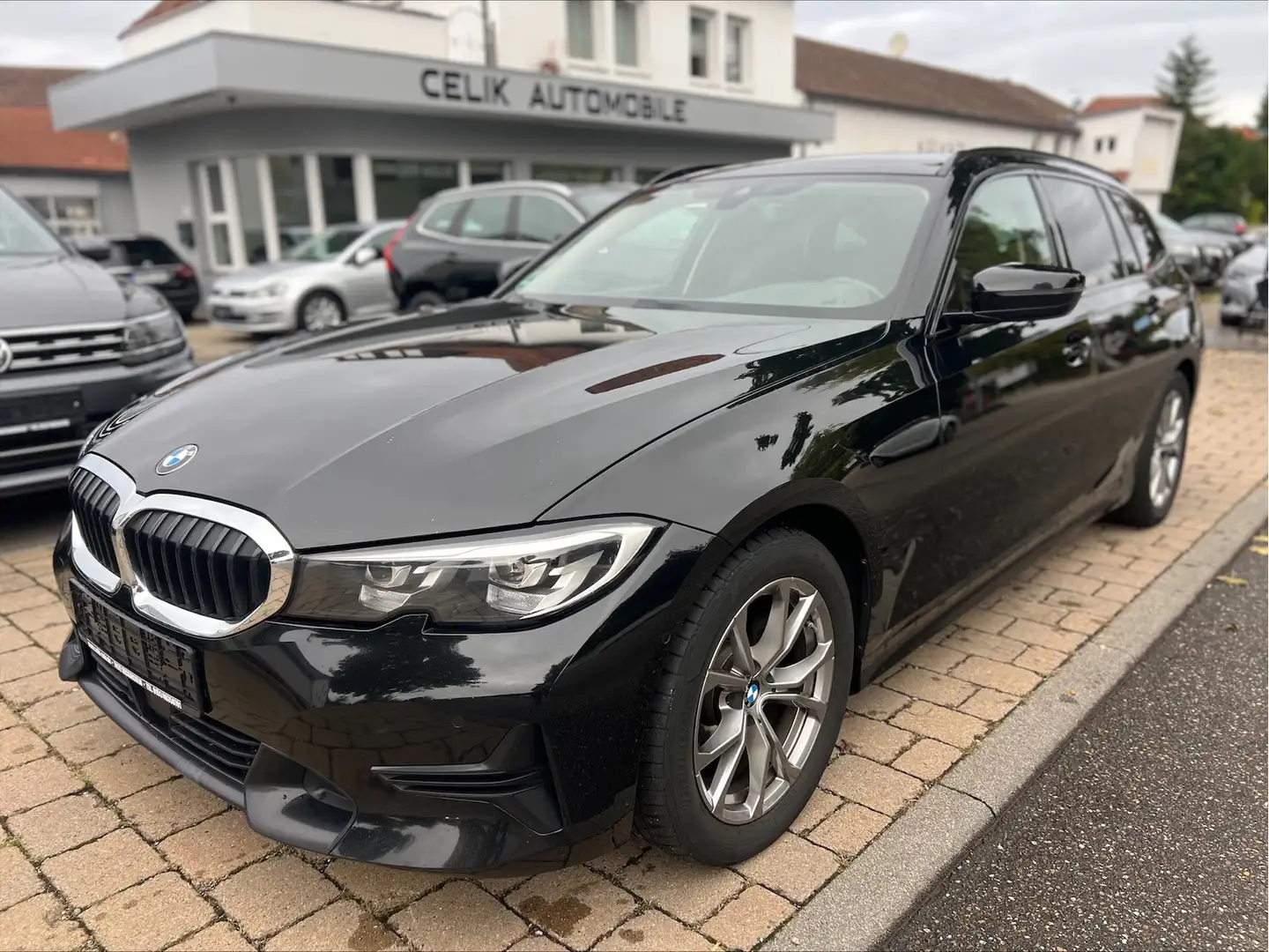 BMW 320 320d Sport Line Touring Navi Leder Kamera Noir - 1