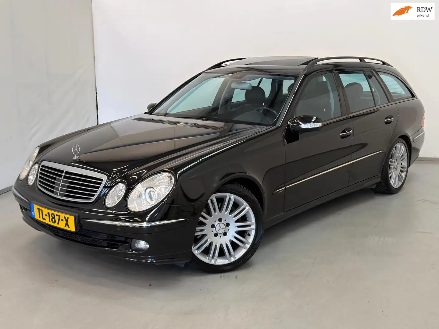 Mercedes-Benz E 500 Combi 4Matic Sport Edition / Schuifdak / Harman / Negro - 1