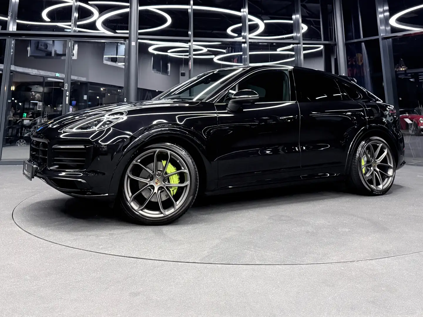 Porsche Cayenne E-Hybrid, LEICHTBAU SPORTPAKET CARBON, APPROVED Schwarz - 2