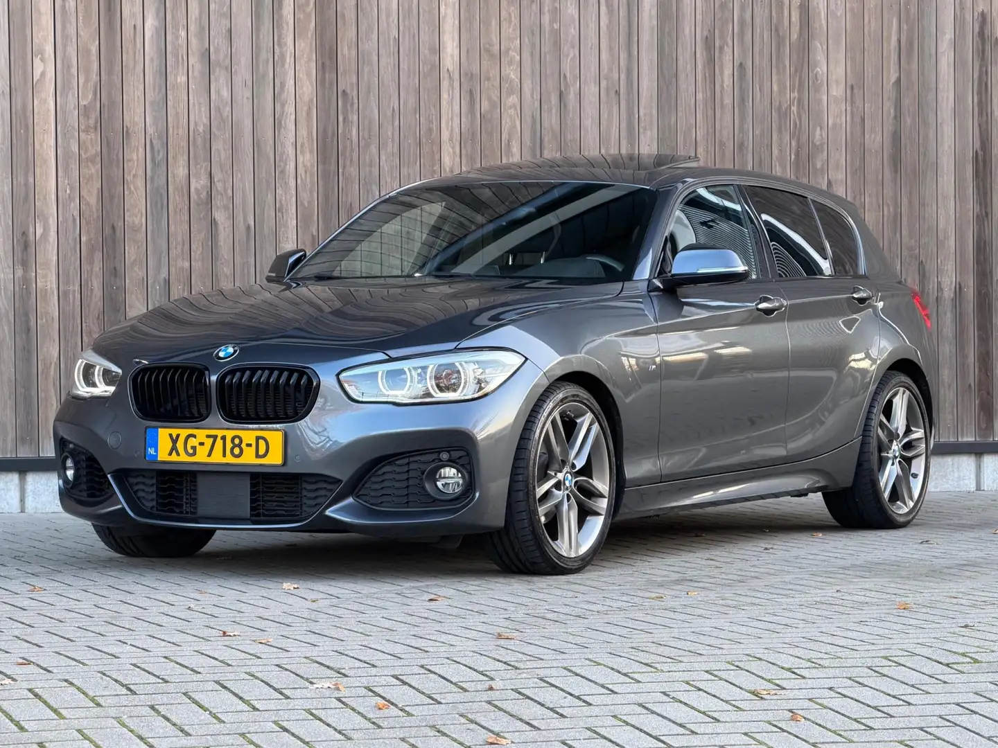 BMW 118 1-serie 118i High Executive / Dakje / Adaptief Cru Grijs - 2