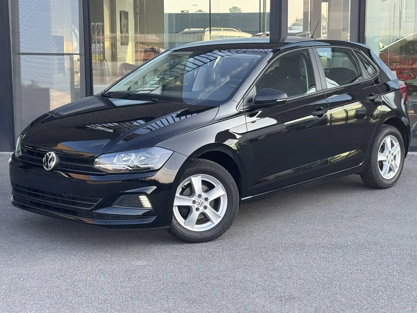 Volkswagen Polo 1.0i Trendline - 65 PK | AIRCO + ALU + BLUETOOTH | Noir - 1