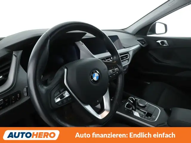 BMW 1 Series view 11