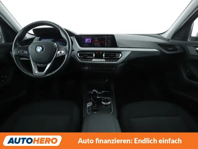 BMW 1 Series view 12