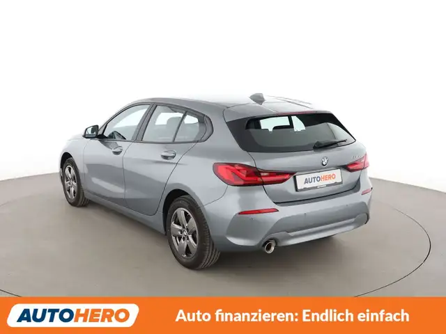 BMW 1 Series view 4