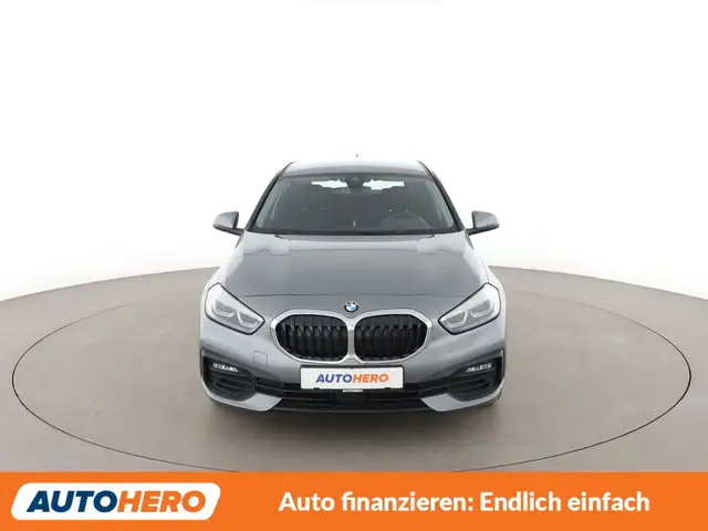 BMW 1 Series view 9