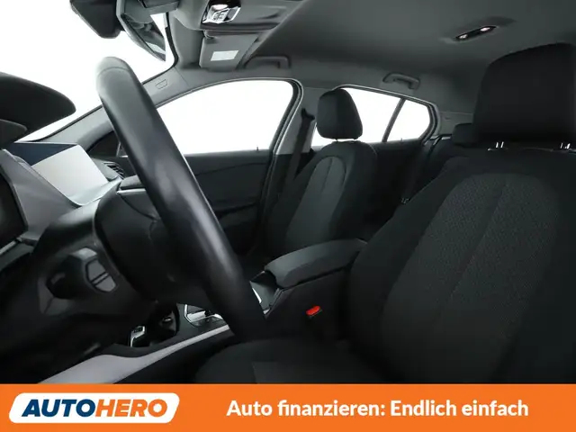 BMW 1 Series view 10