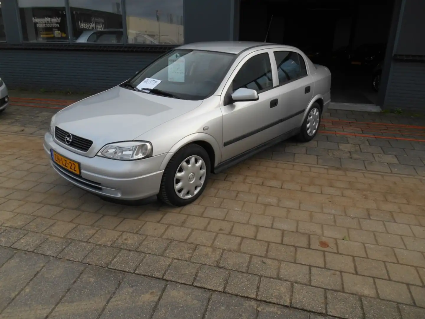 Opel Astra 1.6 GL Grijs - 2