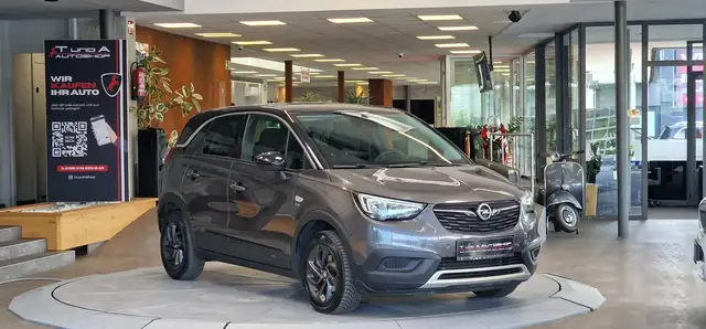 Opel Crossland X view 3