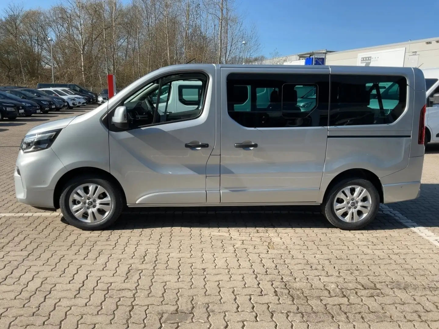 Nissan Primastar Kombi L1H1 2.0 dCi 8-Sitze|Kamera|Navi Grau - 2