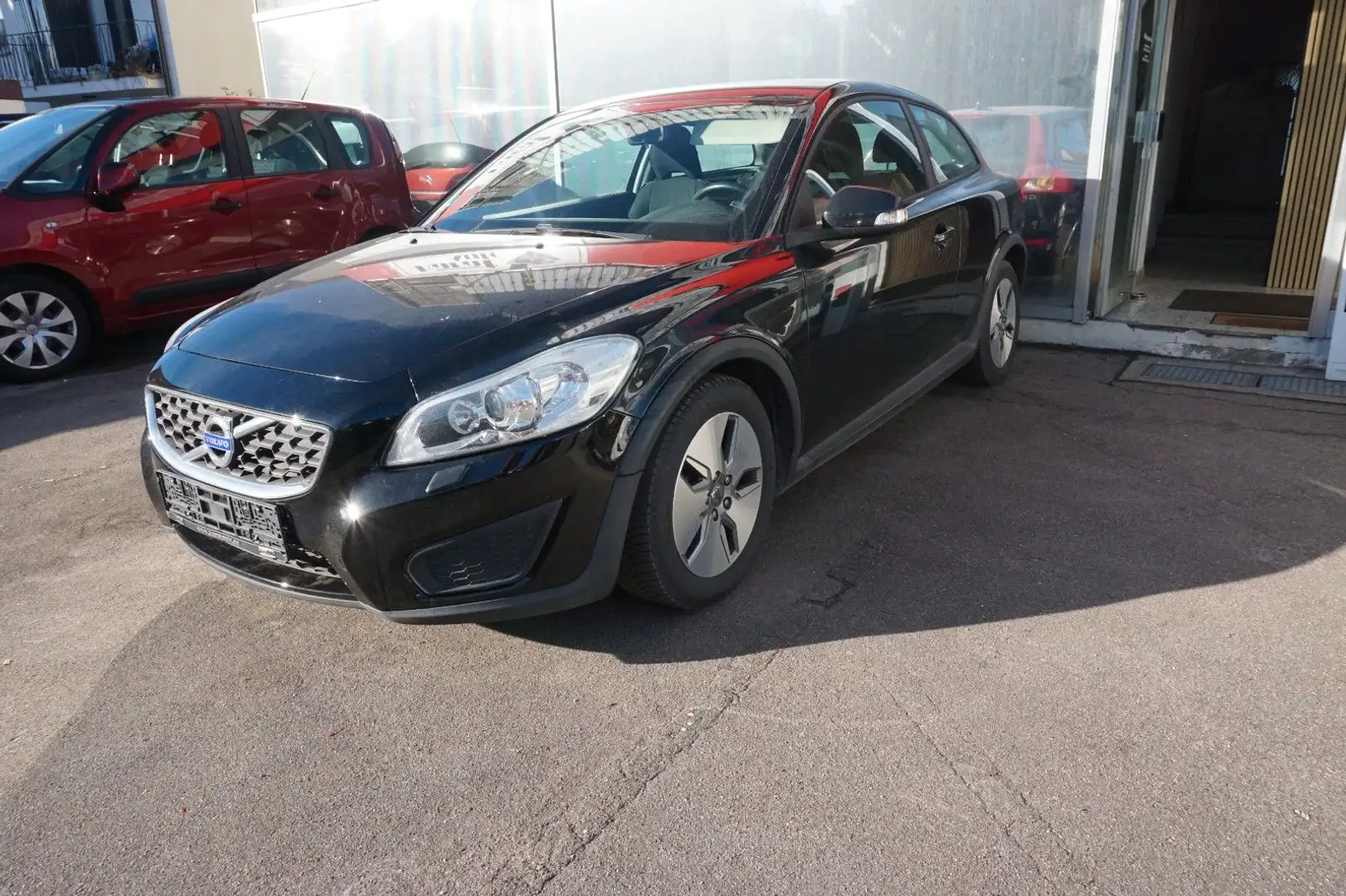 Volvo C30 1.6 D Drive Kinetic Schwarz - 1