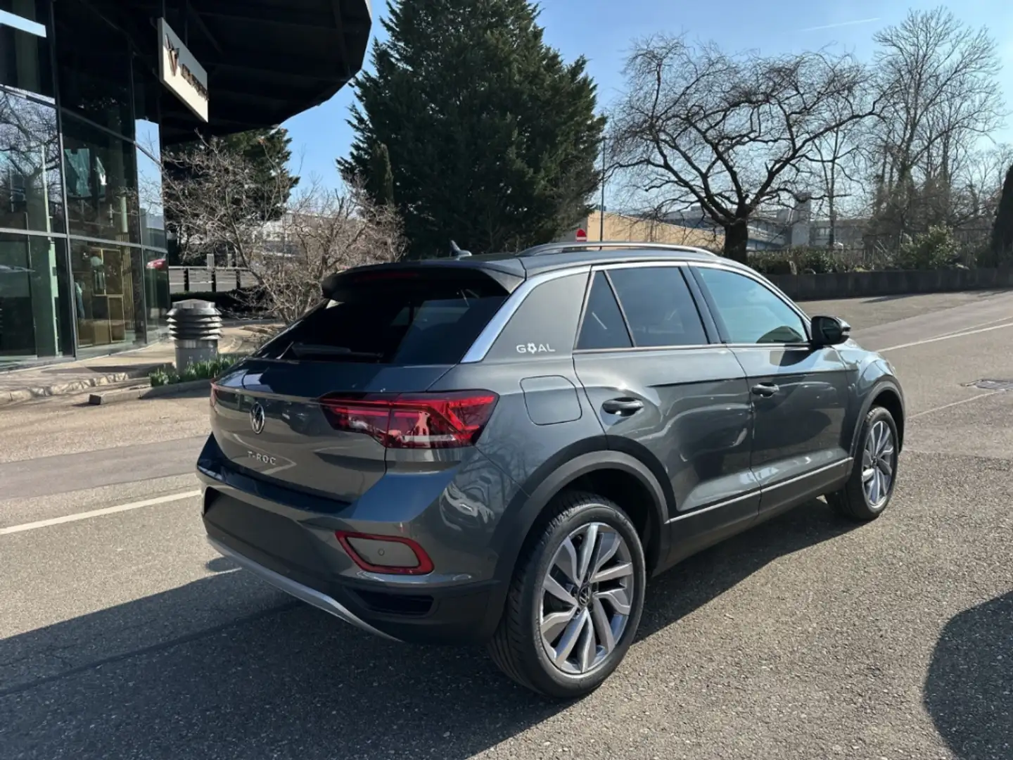 Volkswagen T-Roc Goal 1.0 TSI Navi LED ACC Rückfahrkamera Grau - 2