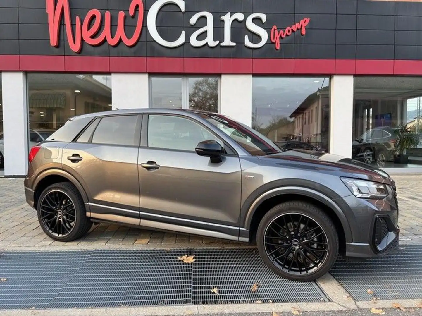 Audi Q2 35 TFSI S-line S tronic Identity Black MATRIX-NAVI Grigio - 1