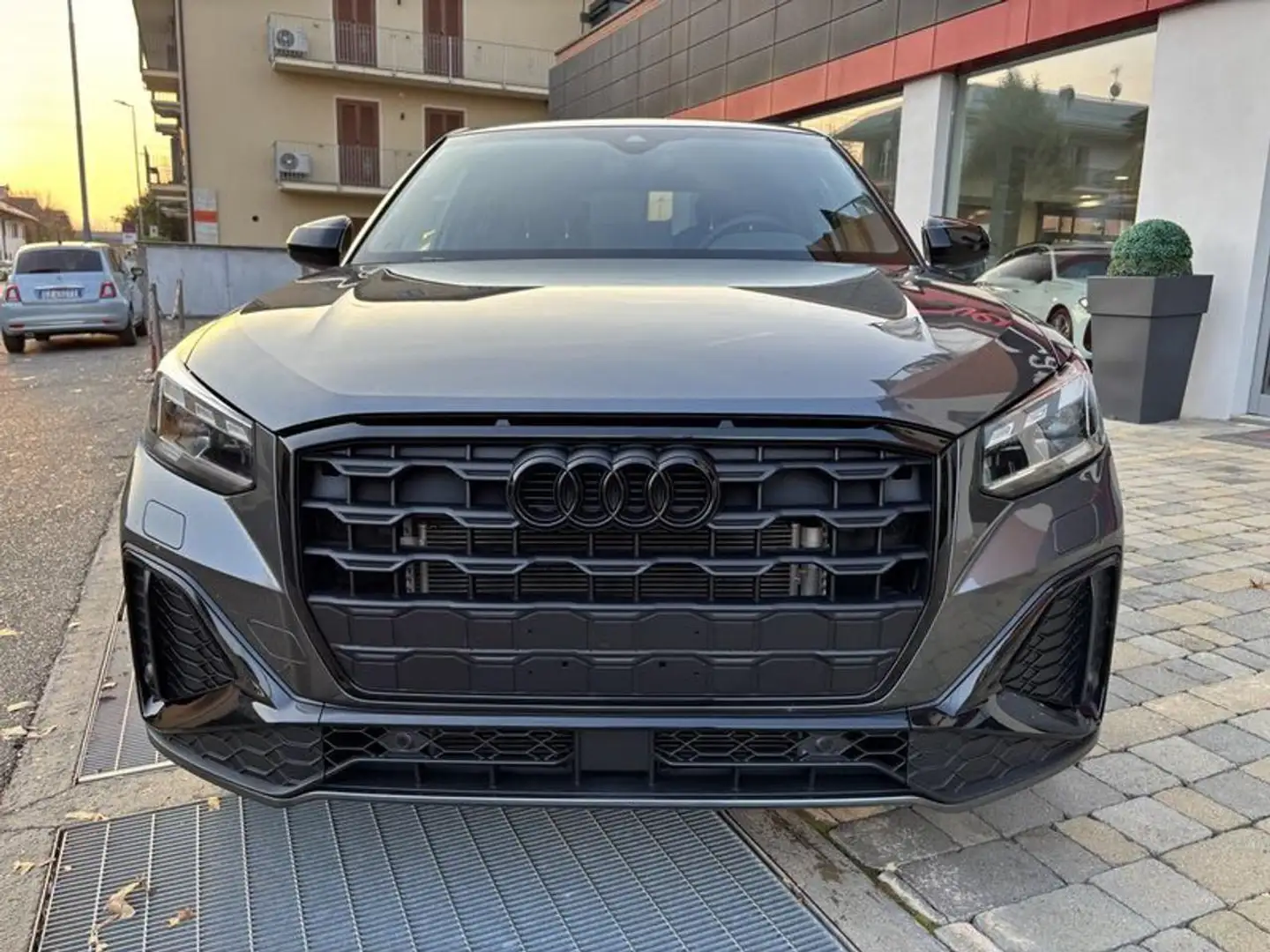 Audi Q2 35 TFSI S-line S tronic Identity Black MATRIX-NAVI Grigio - 2